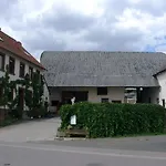 Appartement Zucht- Und Ausbildungsstall Rubly